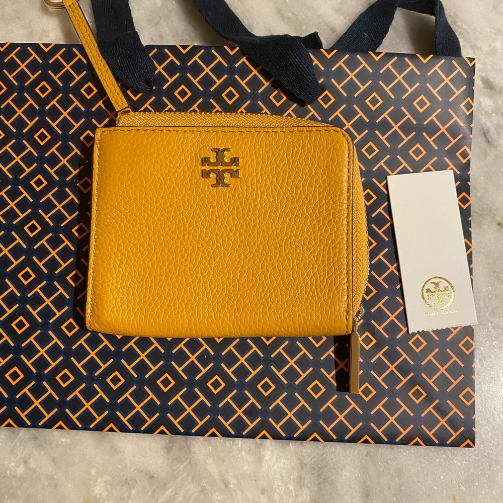 Tory Burch carter zip coin case NEW